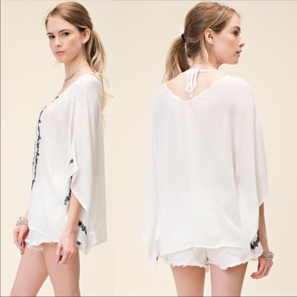 💋Embroidered Top💋 - Picture 2 of 4